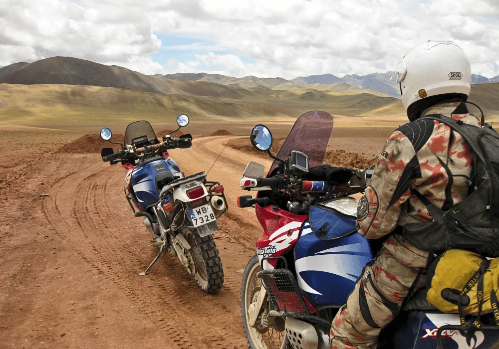 Podróż motocyklem przez Chiny / Motorcycle journey through China